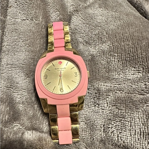 Kate spade very unique watch for small wrist - Picture 5 of 6